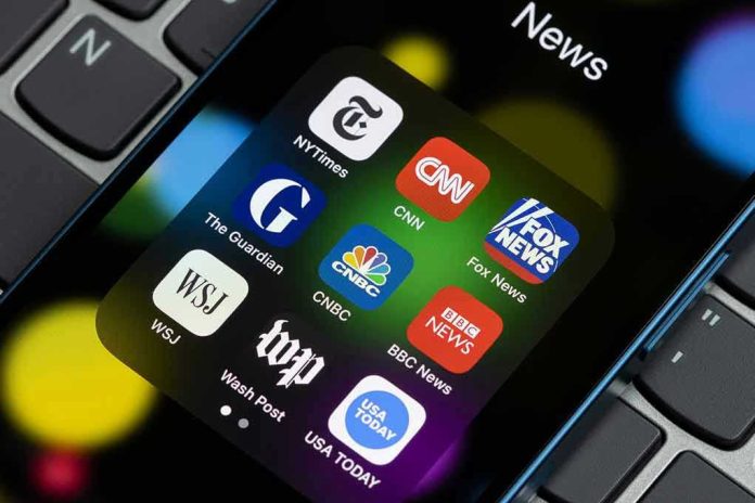 2150790009 News app icons on a smartphone screen.