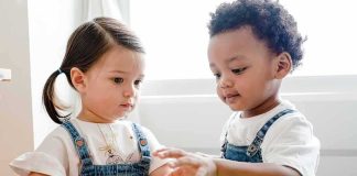 2-Year-Old’s Life is Ended, THEN Prosecutor Looped In Toddlers playing with colorful stacking cups at a table